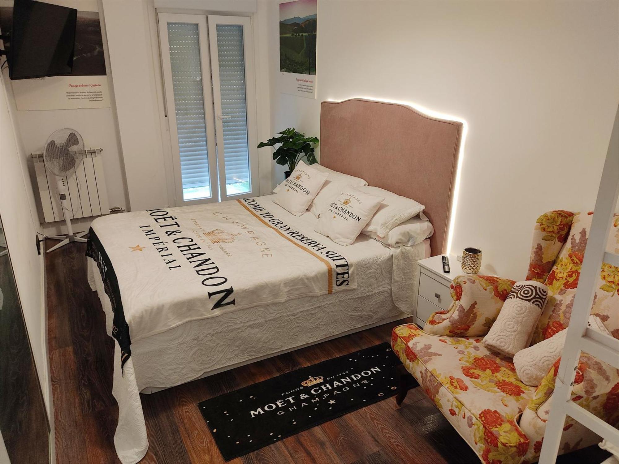 Gran Reserva Suites Centro Alojamiento Entero ログローニョ エクステリア 写真
